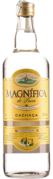 CACHAÇA MAGNÍFICA TRADICIONAL POURING